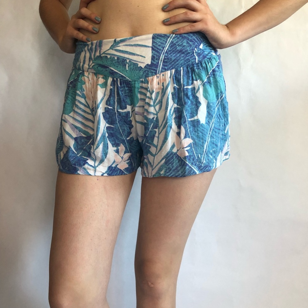 American Eagle Outfitters Flowy Floral Shorts